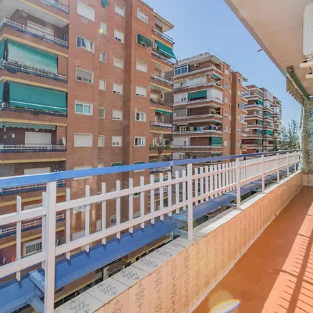 Delfín Retreat con Terraza junto a parada de Metro-2